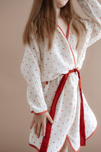 Müslin Bornoz  |  Red Dots image 3