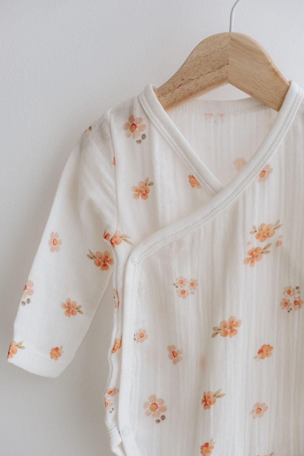 Müslin Kruvaze Body  | Peachy Flowers image 1