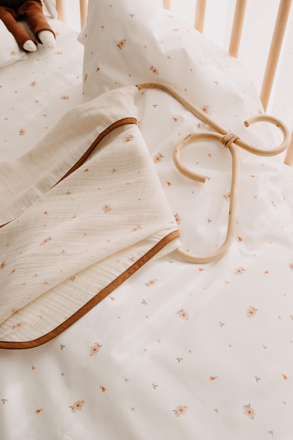 Müslin Örtü  |  Tiny Boho Florals image 3