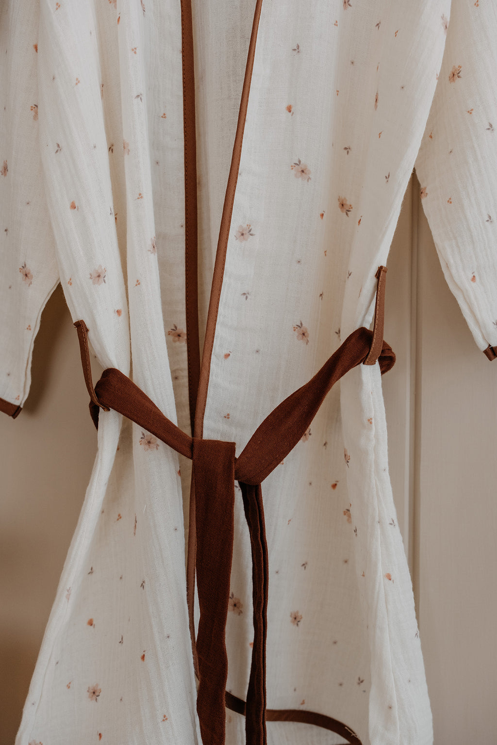 Müslin Bornoz  |  Tiny Boho Florals image 1
