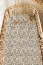 Anne Yanı Nevresim Takımı (60x100)  |Briar Bloom image 4