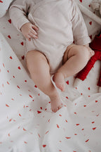 Anne Yanı Nevresim Takımı (60x100)  |  Red Hearts image 4