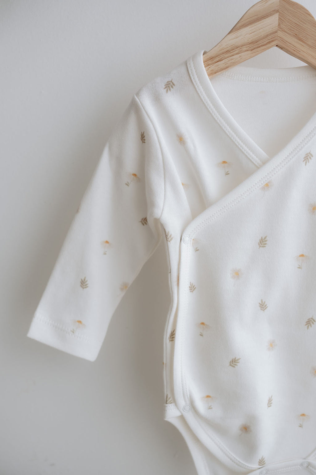 Kruvaze Body  | Daisy Leaves image 3