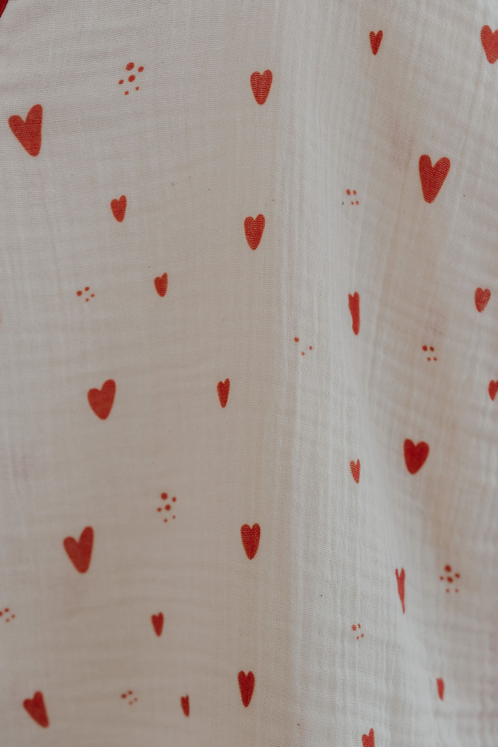Müslin Panço  |  Red Hearts image 3