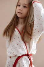 Müslin Bornoz  |  Red Dots image 4