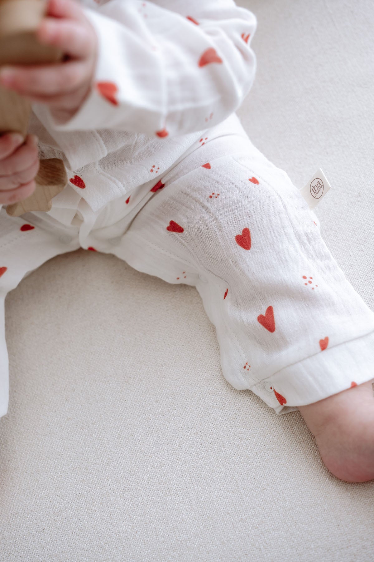 Müslin Bebek Tulumu  | Red Hearts image 3
