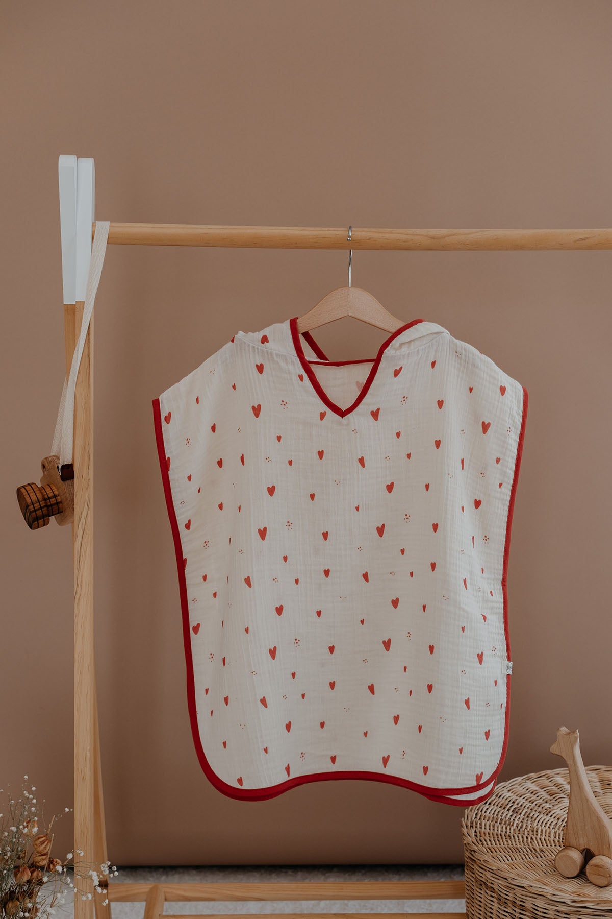 Müslin Panço  |  Red Hearts image 6
